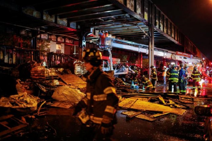 Fire halts train service at New York`s Grand Central Terminal